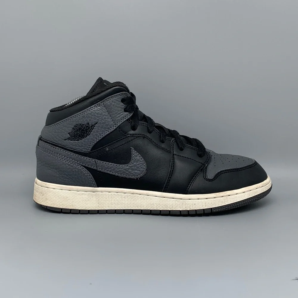 Jordan 1 Mid‎ Black Grey Shoes 554725-041 Yth Sz 7Y Women's Sz 8.5